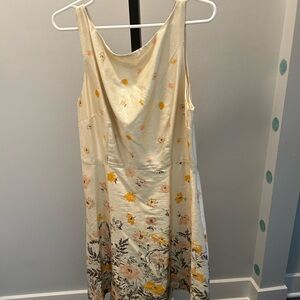 Sleeveless garden dress.